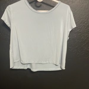 blue cropped tee!!